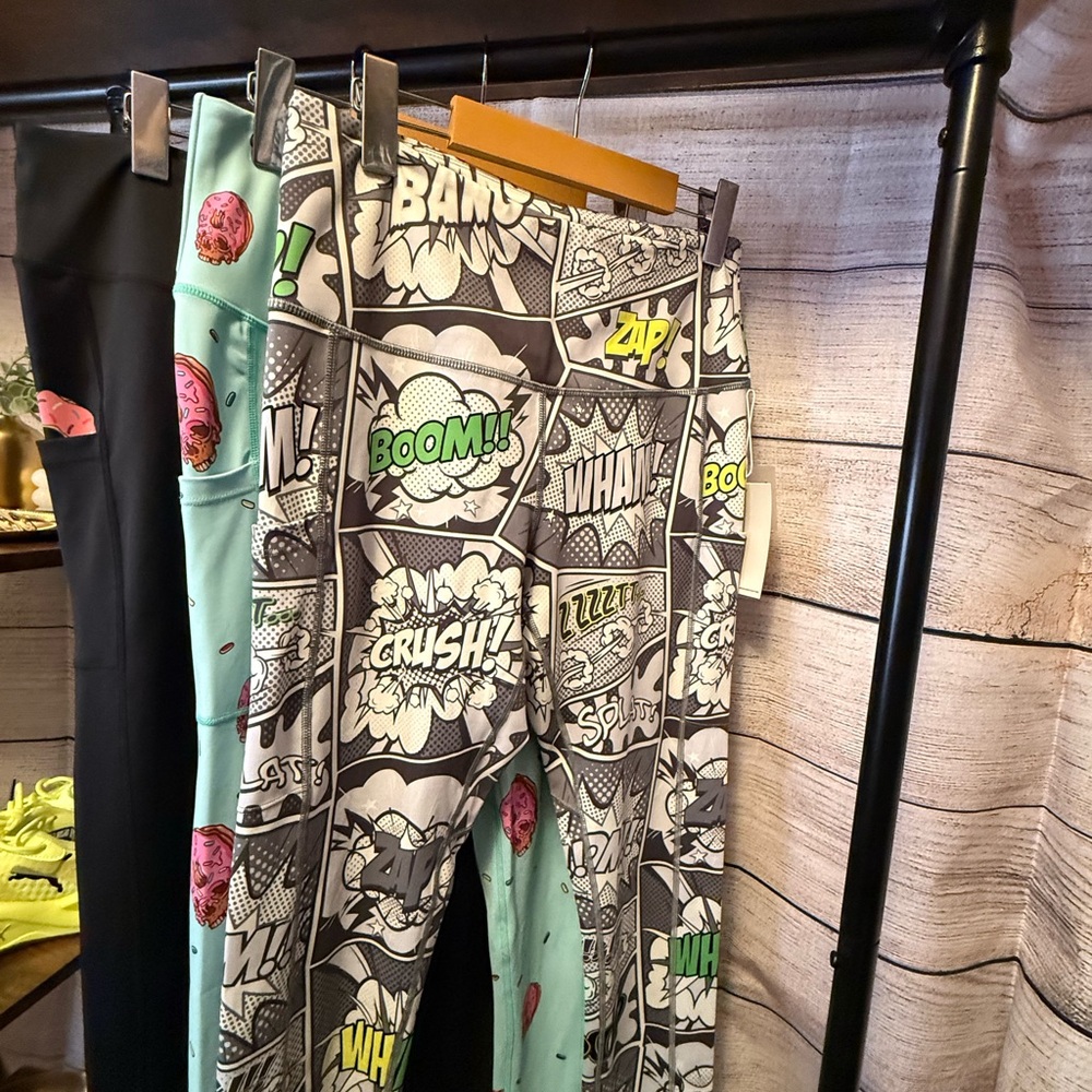 Feed Me Fight Me Ladies Leggings Size XL